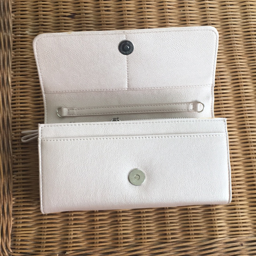 ✨SOLD Brand New chained crossbody purse